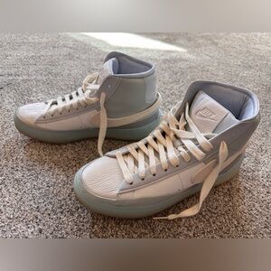 Great condition! Nike leather high top sneakers-size mens 8.5
